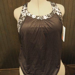 Shebeest Entwine Tank Tops with attached bra - Yoga, cycling, Running - NWT